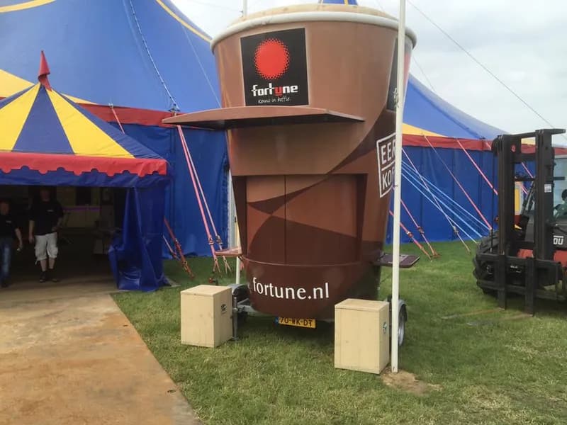 Fortune Coffee met hun iconische koffiebeker